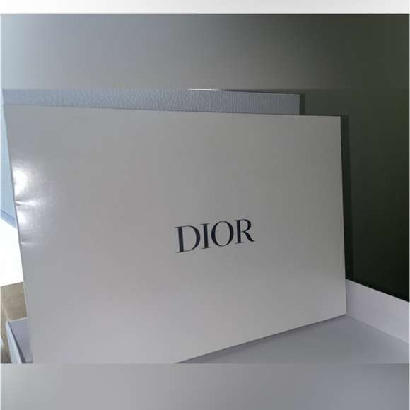 New/authentic Dior mesh pouch/cosmetic bag - Picture 6 of 6